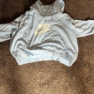 nike cropped hoodie